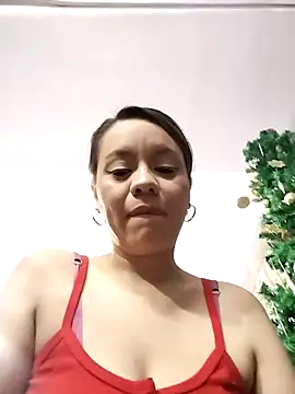 Snapshot of Sky_Junne chatting on 12/05/25, 04:14 Sky Junne online show from 12/05/25, 04:14