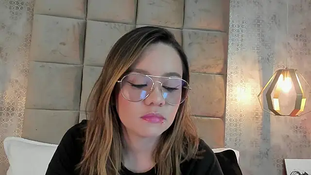 Sky Junne online show from 12/22/25, 05:54