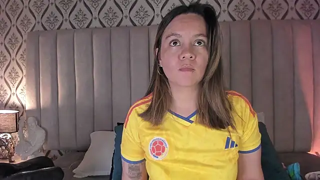 Sky Junne online show from 03/26/26, 05:18