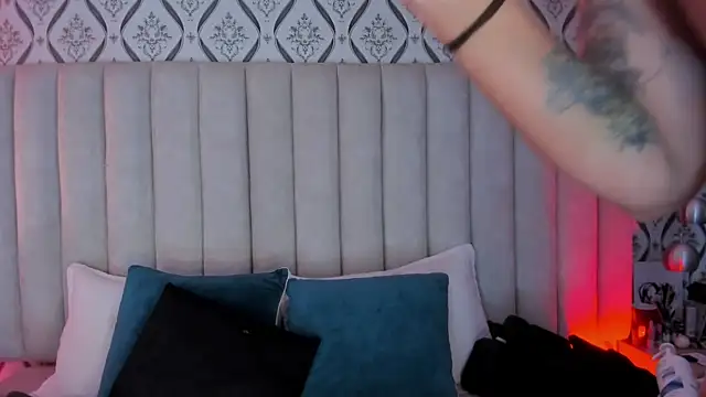 Sky Junne online show from 04/11/26, 05:50