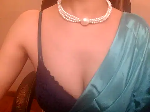 akankshapuri online show from 11/08/25, 03:07