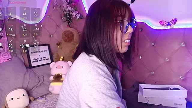 Snapshot of sophiievv chatting on 10/11/25, 07:23 sophiievv online show from 10/11/25, 07:23