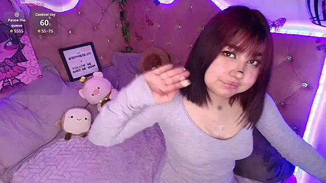 Snapshot of sophiievv chatting on 10/14/25, 07:14 sophiievv online show from 10/14/25, 07:14