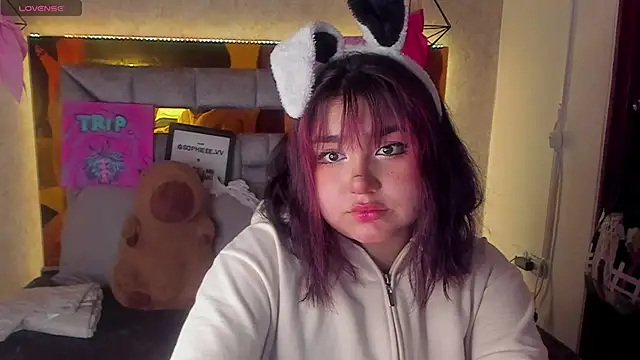 Snapshot of sophiievv chatting on 11/24/25, 07:02 sophiievv online show from 11/24/25, 07:02