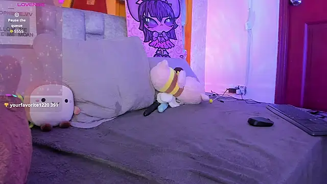 sophiievv online show from 12/17/25, 06:41