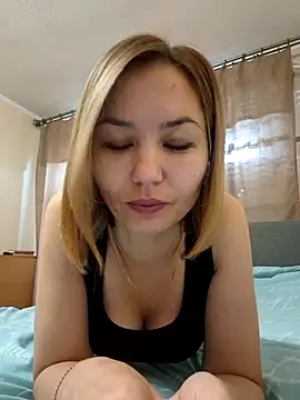 VeroLoverx online show from 10/18/25, 08:15