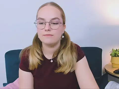 AliceCrazy69 online show from 12/19/25, 01:07