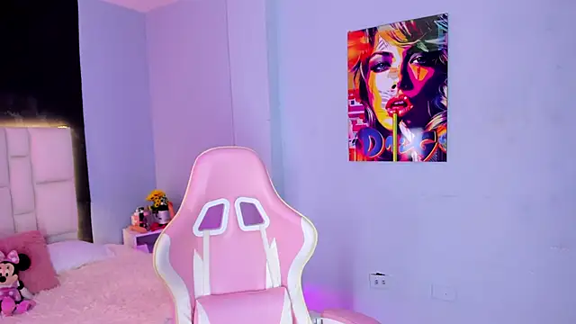 Snapshot of SammyRose_ chatting on 10/14/25, 07:03 SammyRose online show from 10/14/25, 07:03