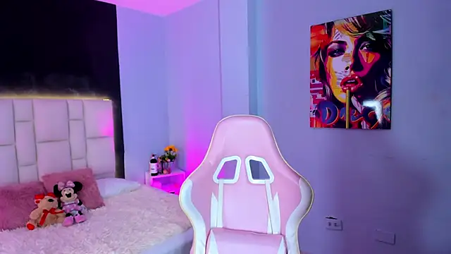 Snapshot of SammyRose_ chatting on 10/15/25, 07:14 SammyRose online show from 10/15/25, 07:14