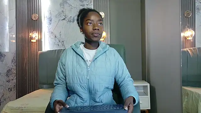 Snapshot of katia_green1 chatting on 10/02/25, 11:39 katia green1 online show from 10/02/25, 11:39