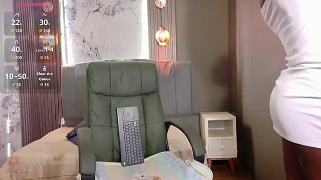 Snapshot of katia_green1 chatting on 10/23/25, 12:04 katia green1 online show from 10/23/25, 12:04