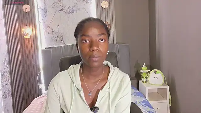 Snapshot of katia_green1 chatting on 04/06/26, 12:50 katia green1 online show from 04/06/26, 12:50