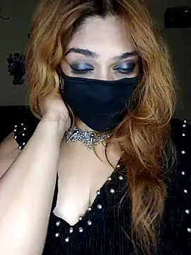 Snapshot of Queen-kohinoor chatting on 10/23/25, 10:47 Queen-kohinoor online show from 10/23/25, 10:47