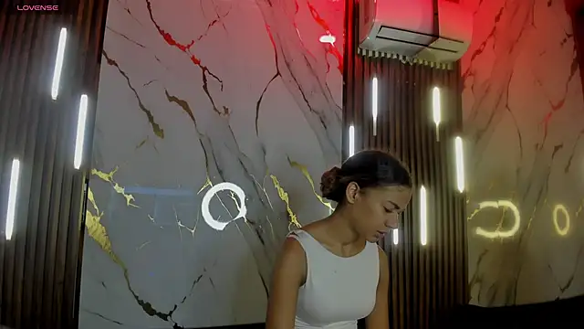 VictoriaDuart online show from 04/19/26, 09:17