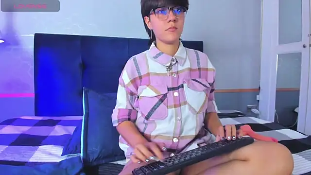 Tsuki Maru online show from 10/06/25, 08:17