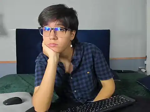 Tsuki Maru online show from 10/07/25, 03:09