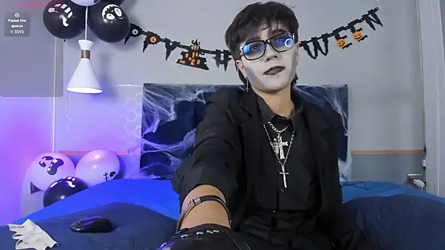 Tsuki Maru online show from 10/14/25, 07:58