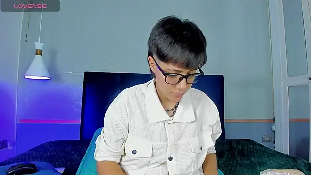 Tsuki Maru online show from 11/06/25, 08:32