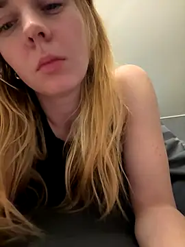 ellieen online show from 11/03/25, 10:21