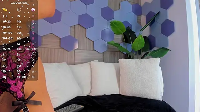 MilaGrace1 online show from 12/02/25, 09:36