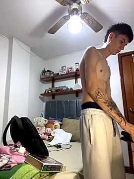 Snapshot of Luck__090 chatting on 09/12/25, 02:33 Luck  090 online show from 09/12/25, 02:33