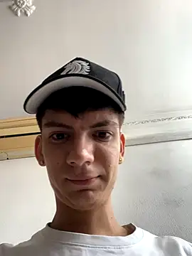 Snapshot of Luck__090 chatting on 09/16/25, 01:23 Luck  090 online show from 09/16/25, 01:23