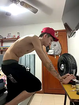 Snapshot of Luck__090 chatting on 09/19/25, 04:36 Luck  090 online show from 09/19/25, 04:36