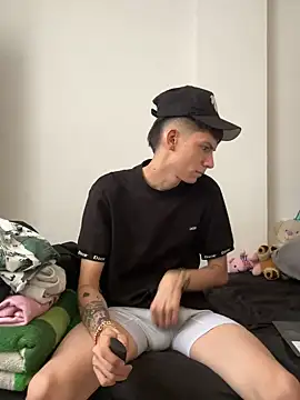 Snapshot of Luck__090 chatting on 10/03/25, 01:30 Luck  090 online show from 10/03/25, 01:30