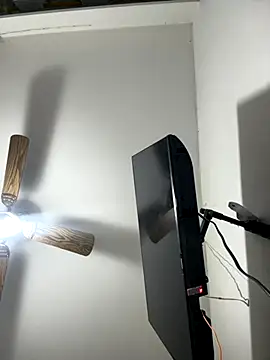 Snapshot of Luck__090 chatting on 10/08/25, 04:32 Luck  090 online show from 10/08/25, 04:32