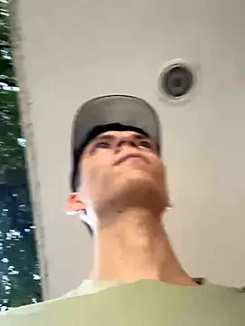 Snapshot of Luck__090 chatting on 10/08/25, 09:23 Luck  090 online show from 10/08/25, 09:23