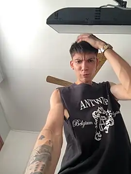 Snapshot of Luck__090 chatting on 10/10/25, 05:01 Luck  090 online show from 10/10/25, 05:01