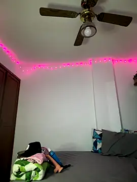 Snapshot of Luck__090 chatting on 10/16/25, 02:01 Luck  090 online show from 10/16/25, 02:01