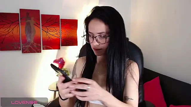 Ashley olivares online show from 09/24/25, 12:58