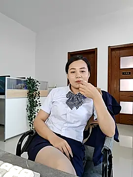 Snapshot of bingxin- chatting on 10/16/25, 04:57 bingxin- online show from 10/16/25, 04:57