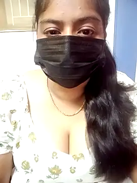 Snapshot of Reshma-Rani chatting on 09/24/25, 08:23 Reshma-Rani online show from 09/24/25, 08:23