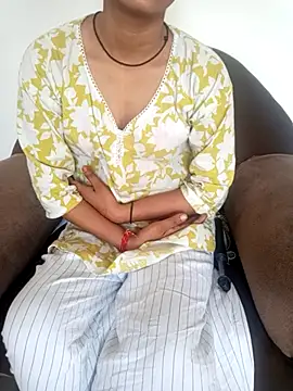 Snapshot of Student_girl2 chatting on 09/27/25, 03:22 Student girl2 online show from 09/27/25, 03:22