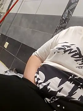 Snapshot of jedoo1213 chatting on 12/17/25, 09:21 jedoo1213 online show from 12/17/25, 09:21