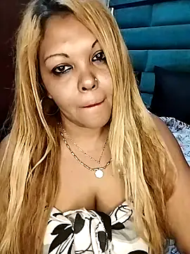 hemilynthomas2467 online show from 09/19/25, 12:39