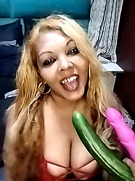 hemilynthomas2467 online show from 12/17/25, 08:59