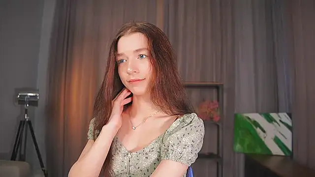 Snapshot of RoxieBolich chatting on 09/15/25, 12:38 RoxieBolich online show from 09/15/25, 12:38