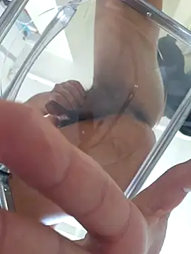 hilaouslee online show from 03/28/26, 05:51