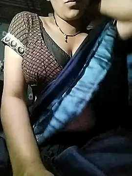 Hottestgirll online show from 11/23/25, 09:03