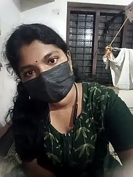 Snapshot of swetha01430 chatting on 10/10/25, 04:39 swetha01430 online show from 10/10/25, 04:39