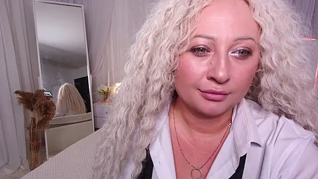 Lilit 1Love online show from 09/27/25, 04:45