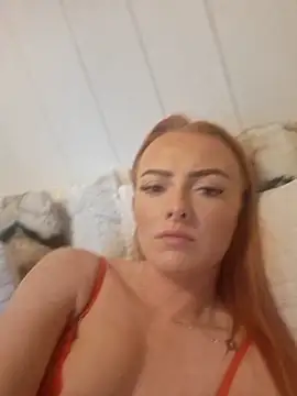 RedHeadRoxyUK online show from 10/15/25, 10:59