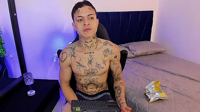 Snapshot of john_mystic chatting on 11/22/25, 03:38 john mystic online show from 11/22/25, 03:38