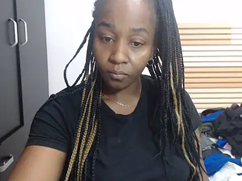 Snapshot of matilde_hot chatting on 10/01/25, 06:03 matilde hot online show from 10/01/25, 06:03