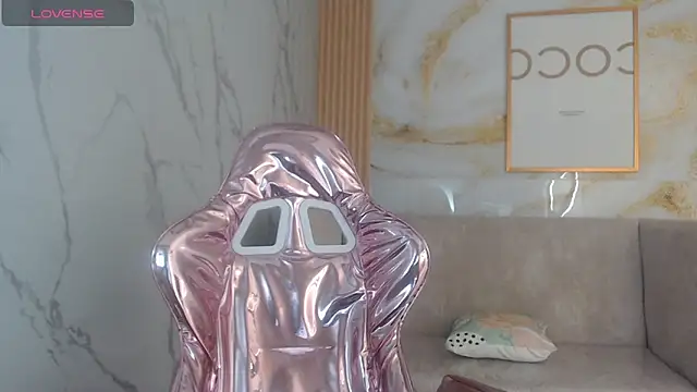 sara lopez s online show from 10/29/25, 01:30