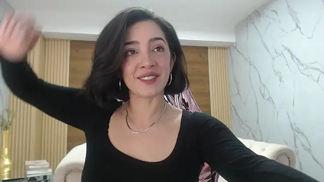 sara lopez s online show from 04/13/26, 01:49