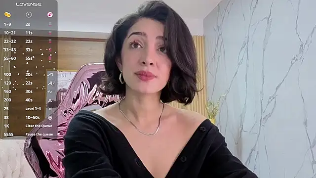 sara lopez s online show from 04/23/26, 01:57